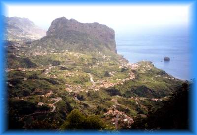 der Adlerfelsen von Portela aus