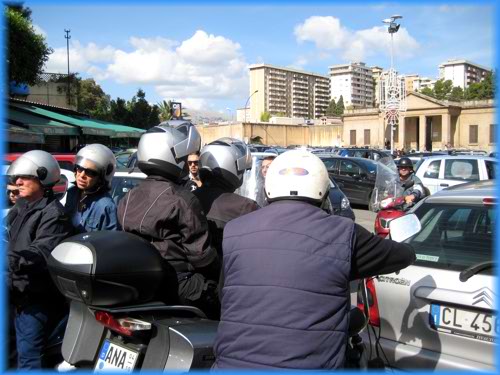 Verkehrs Chaos in Palermo