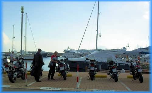 Rast an der Marina di Portisco