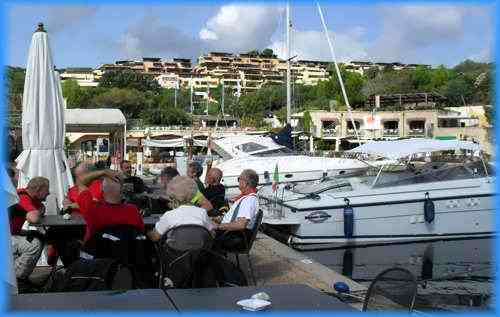 Rast an der Marina di Portisco