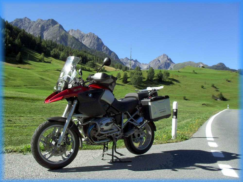 BMW R1200 GS in den Alpen